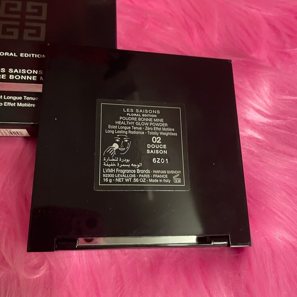 Gvenchy Floral Edition bronzer - Picture 4 of 5